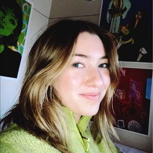 Meet your Posher, Ava